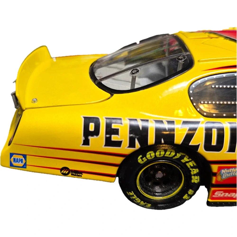 Jeff Green 1 Pennzoil Synthetic 2003 Monte Carlo Elite 1:24 NASCAR Action Yellow